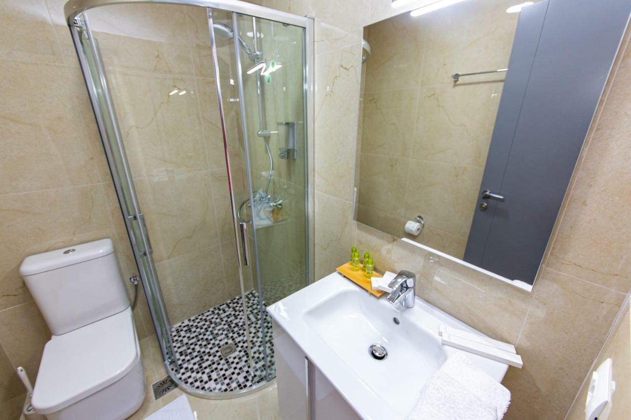 Santa Oliva Suites Ksamil Quarto foto