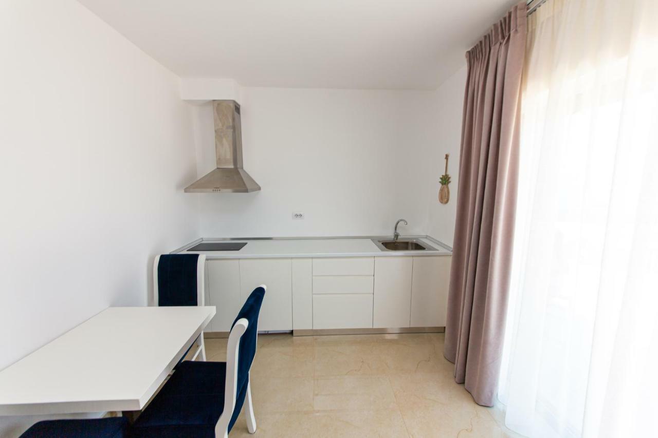 Santa Oliva Suites Ksamil Exterior foto